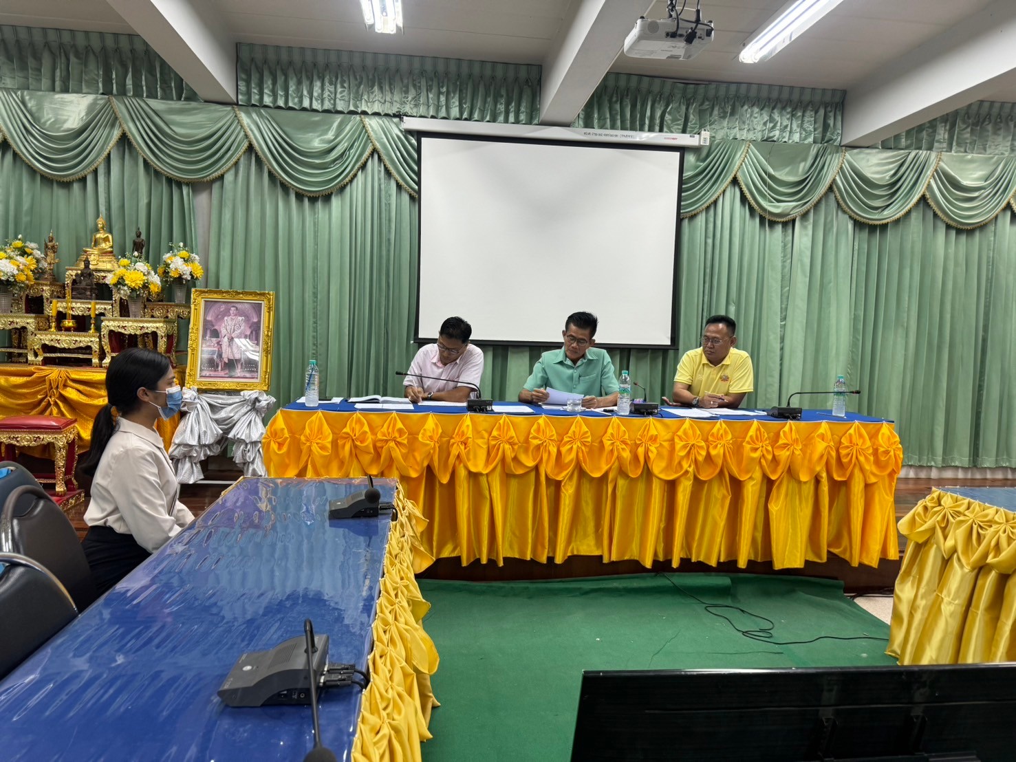  สอบคัดเลือกเข้าบรรจุเป็นลูกจ้างชั่วคราว ครูพิเศษสอน และเจ้าหน้าที่ธุรการ