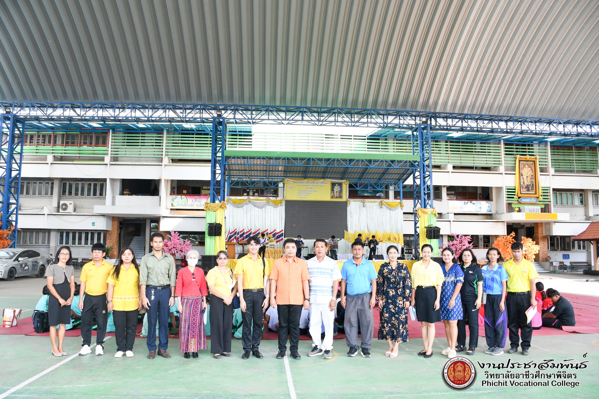 กล่าวต้อนรับคณะครูและนักเรียน โรงเรียนเครือข่ายหลักสูตรวิชาชีพระยะสั้น สำหรับการจัดการเรียนการสอน ประจำภาคเรียนที่ 2 ปีการศึกษา 2567 ในวัน ศุกร์ ที่ 8 พฤศจิกายน 2567